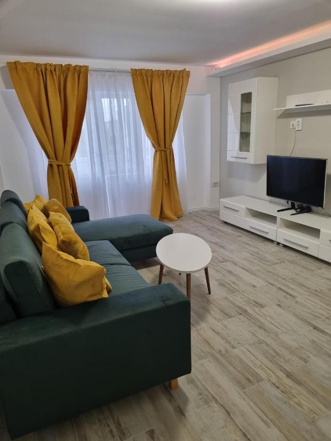 Luxurious Apartment With 3 Rooms And 2 Bathrooms In Corabia Exterior photo